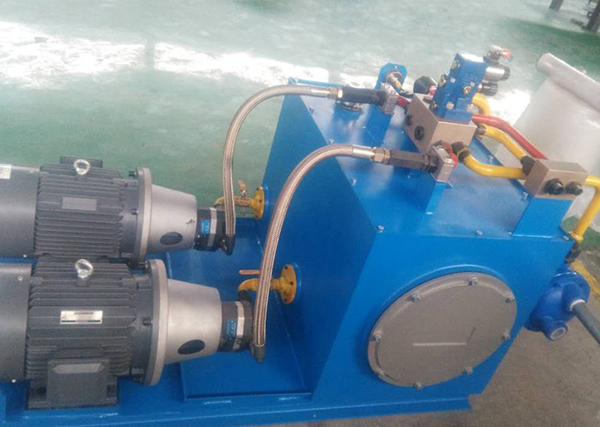 怎么解決液壓系統(tǒng)的漏油問題
.jpg 山東液壓系統(tǒng).jpg